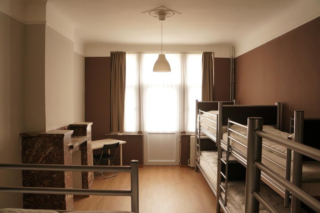 Es Hostel Saint-Gilles Buitenkant foto