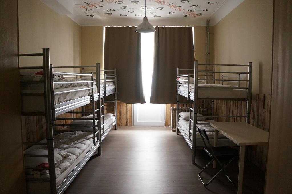 Es Hostel Saint-Gilles Buitenkant foto