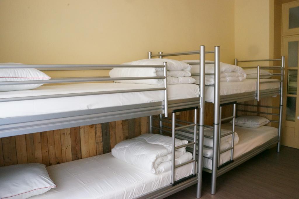 Es Hostel Saint-Gilles Buitenkant foto