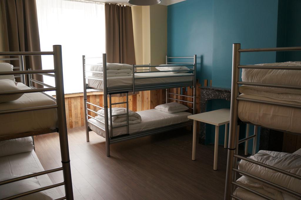 Es Hostel Saint-Gilles Buitenkant foto