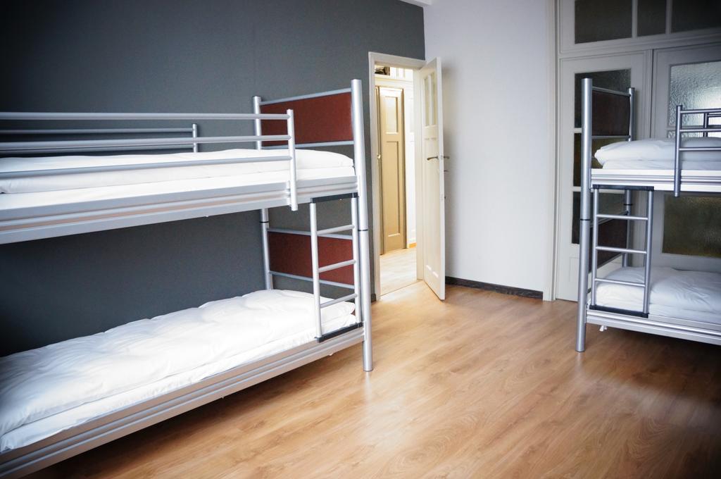 Es Hostel Saint-Gilles Buitenkant foto
