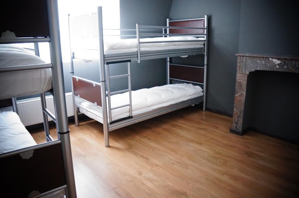Es Hostel Saint-Gilles Buitenkant foto